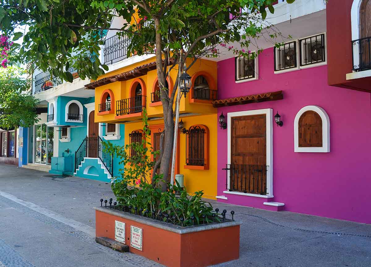 Zona romántica Puerto Vallarta, lugar que puedes visitar solo en México